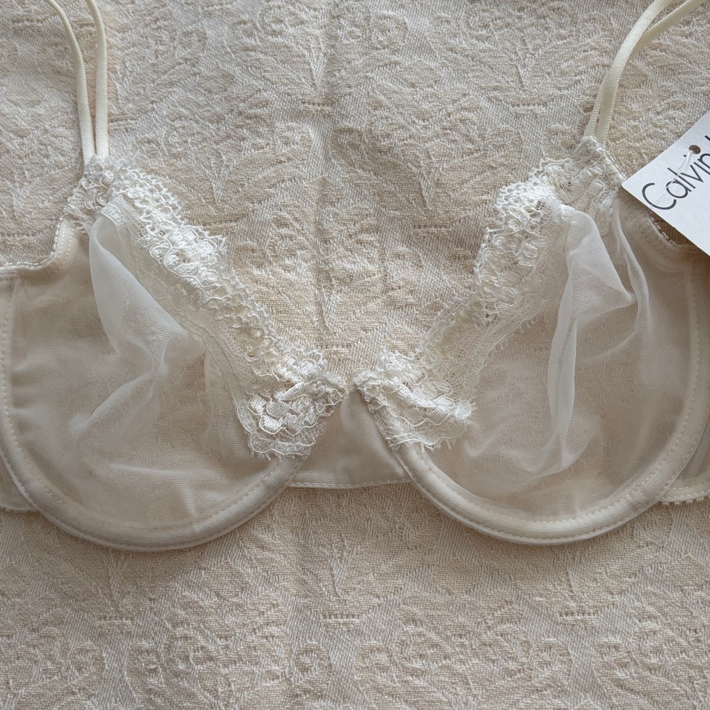 NWT New Calvin Klein sheer cream lace underwire bra 34B - Picture 2 of 4